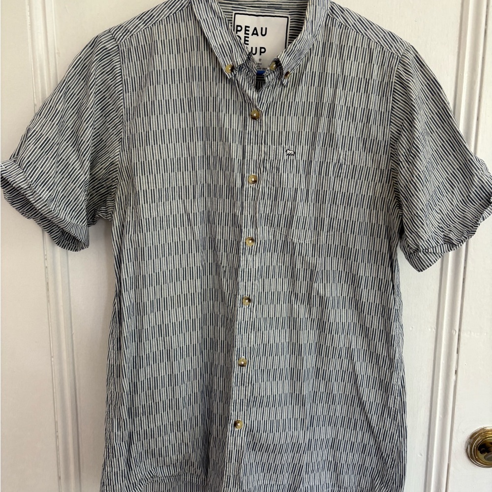 Peau De Loup Blue Patterned Short Sleeve Button Down Shirt